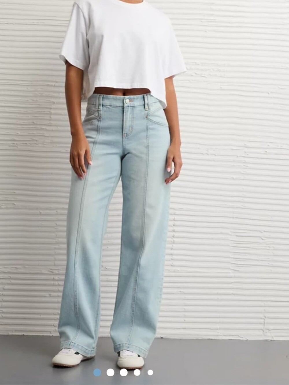 American Eagle Low Rise Wide-Leg Jeans In Faded Light Wash 4